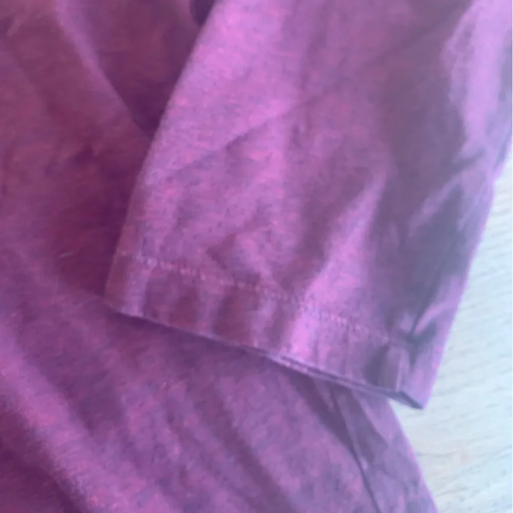 Banana Republic Fitted Crew Long Sleeve Tee Shirt men’s Burgundy Medium Preloved - Picture 3 of 8